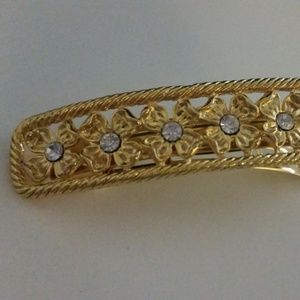 Hair Clip in Gold Color w/rhinestones. Vintage!